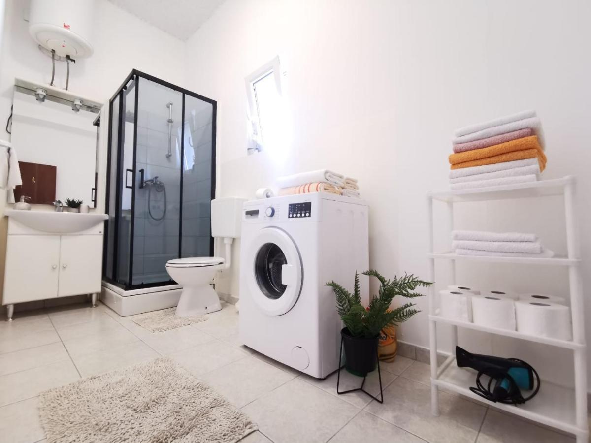 Priska Apartment Kaštela Extérieur photo