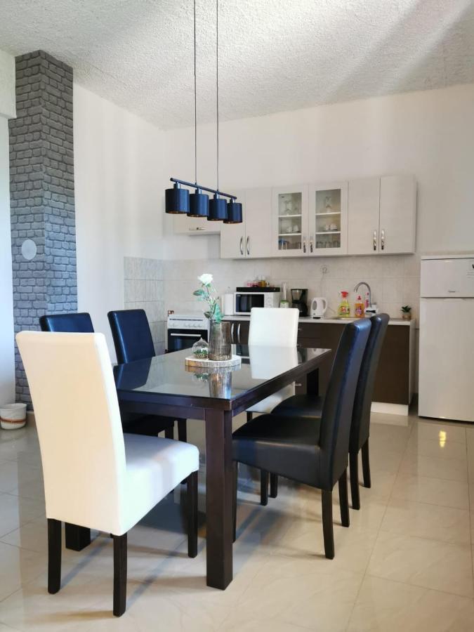 Priska Apartment Kaštela Extérieur photo