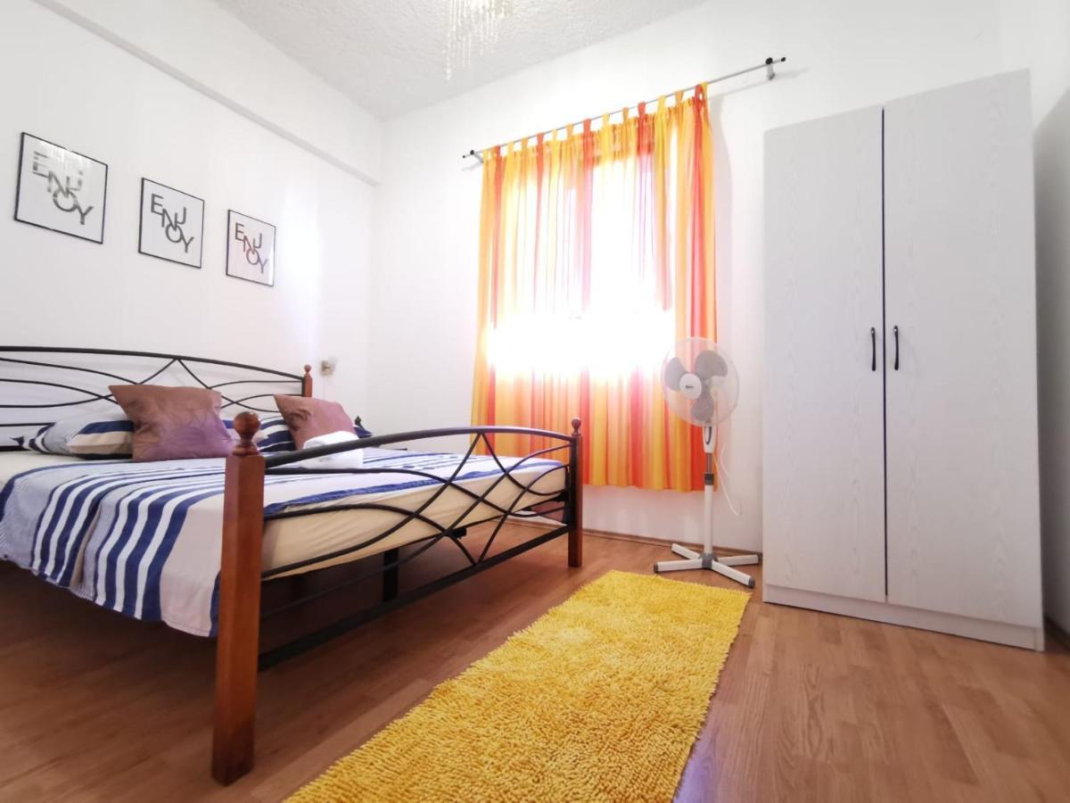 Priska Apartment Kaštela Extérieur photo