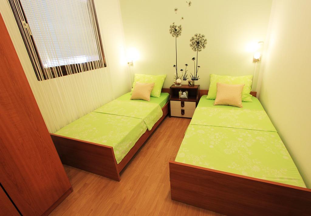 Priska Apartment Kaštela Extérieur photo