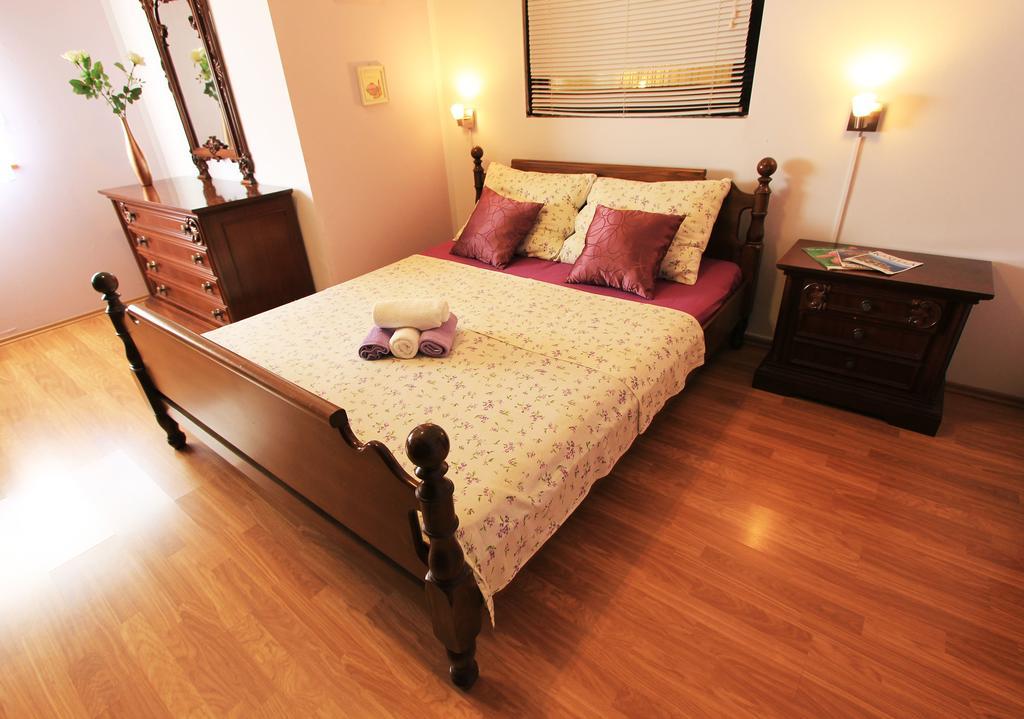 Priska Apartment Kaštela Extérieur photo