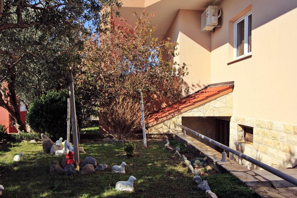 Priska Apartment Kaštela Extérieur photo