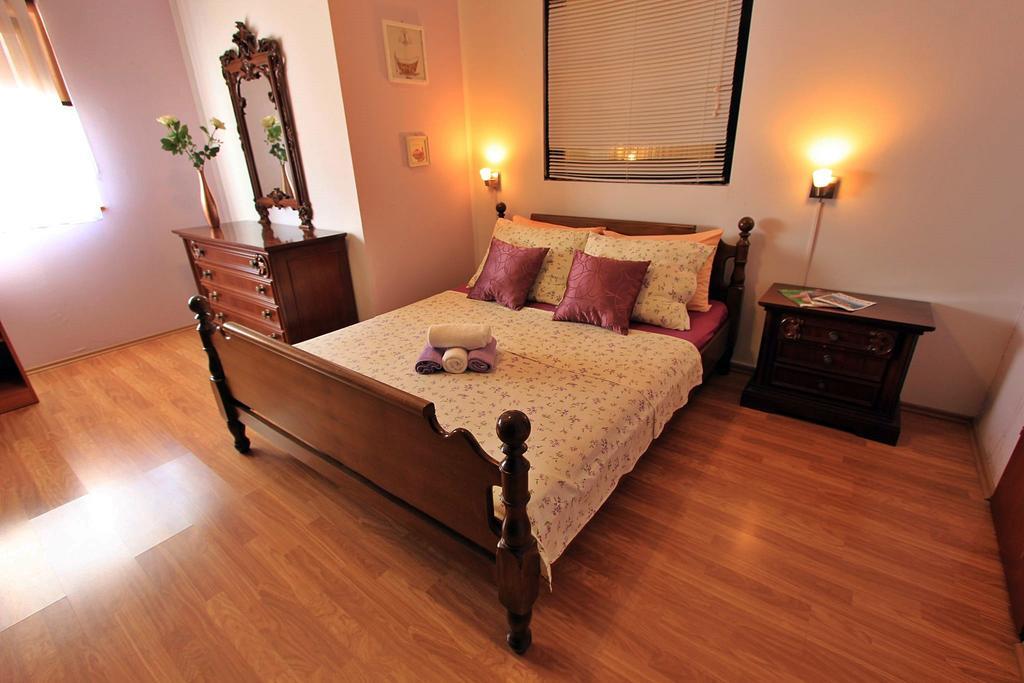 Priska Apartment Kaštela Extérieur photo